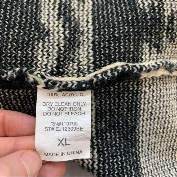 Moon collection black cream sweater size XL - Picture 5 of 6